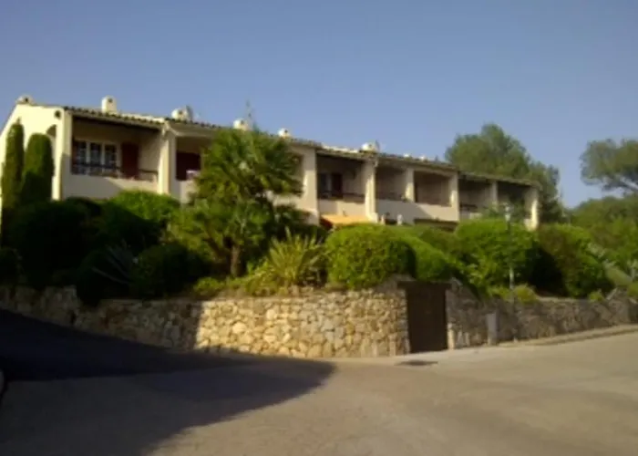 Superb Apartment With Balcony Near The Beach